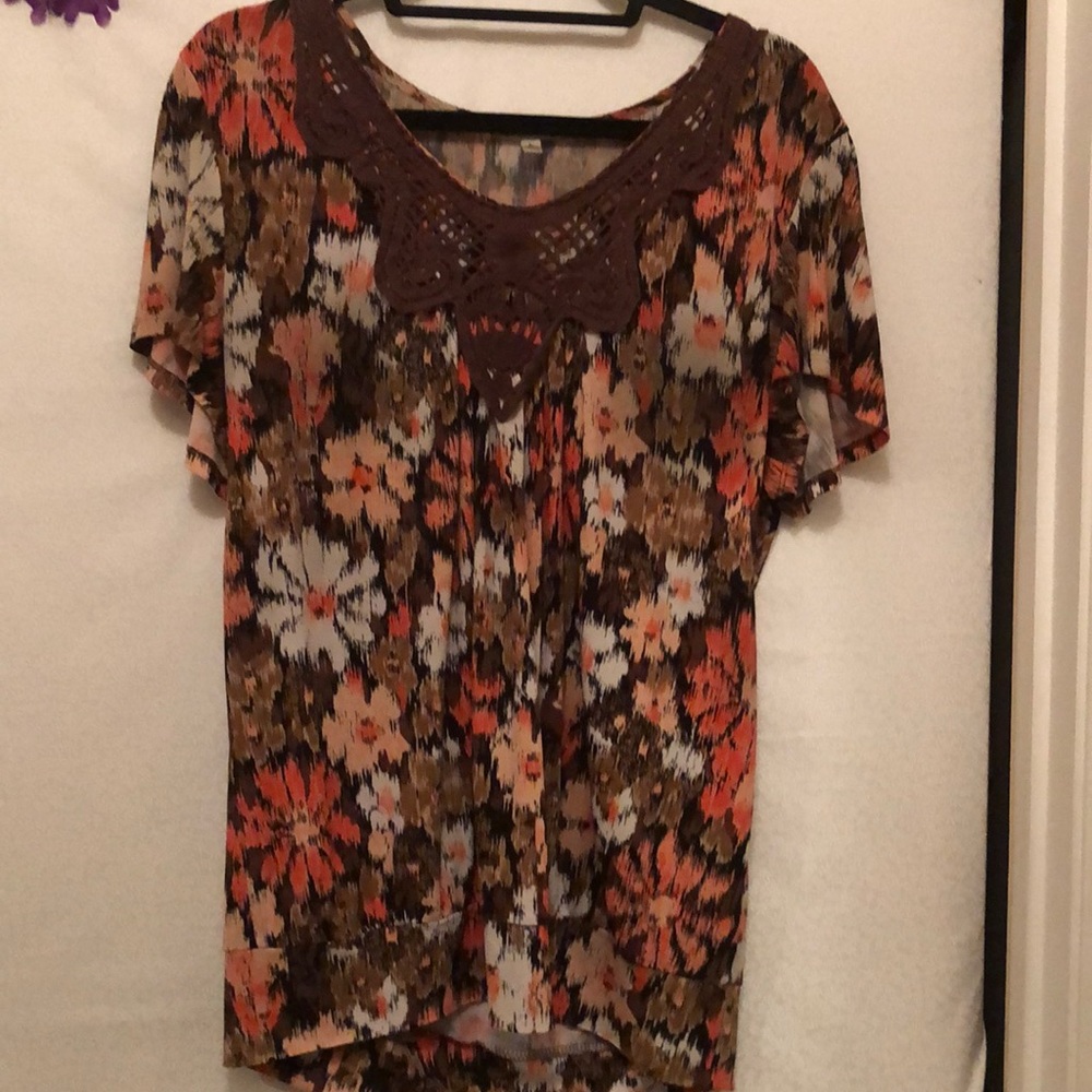 Cute fall colored blouse by Harvé Bernard